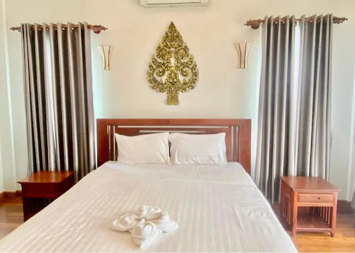 D'central Khmer Hotel *